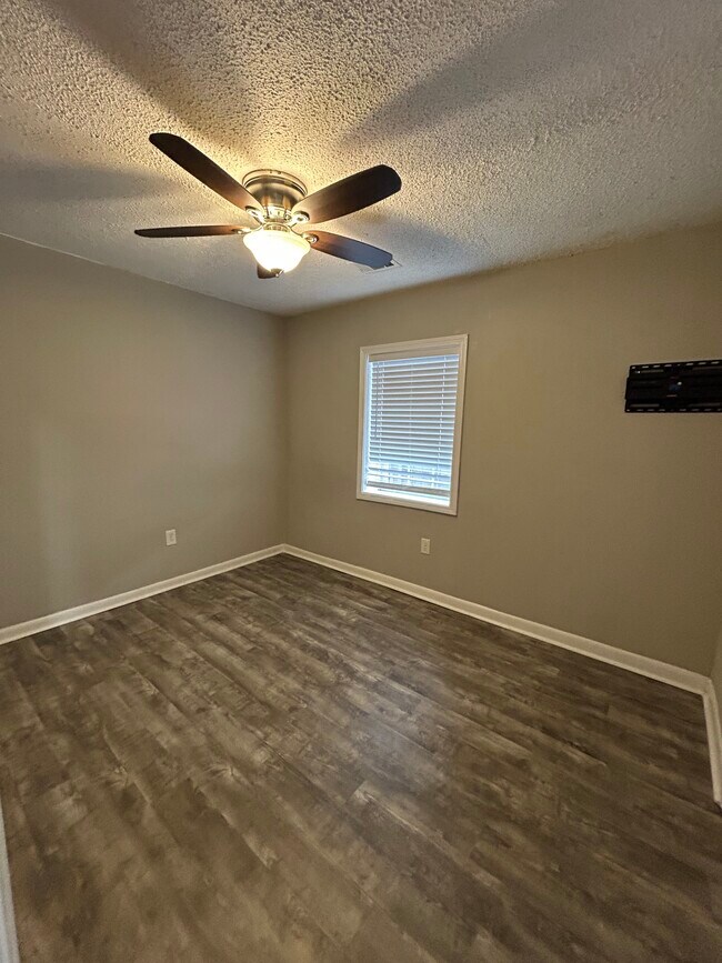 Building Photo - 1107 Smith St SW