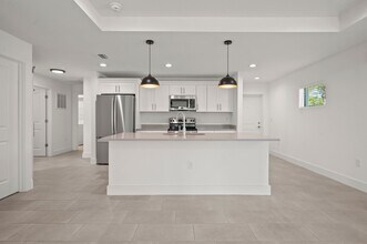 Building Photo - 1392 San Cristobal Ave