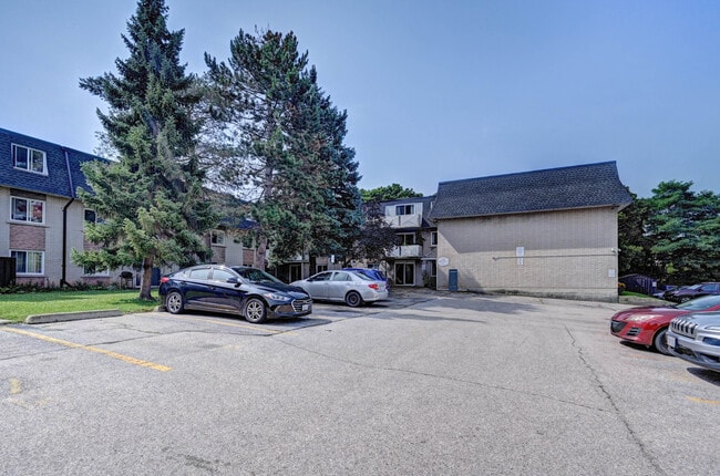 Photo du bâtiment - Hillcrest Apartments
