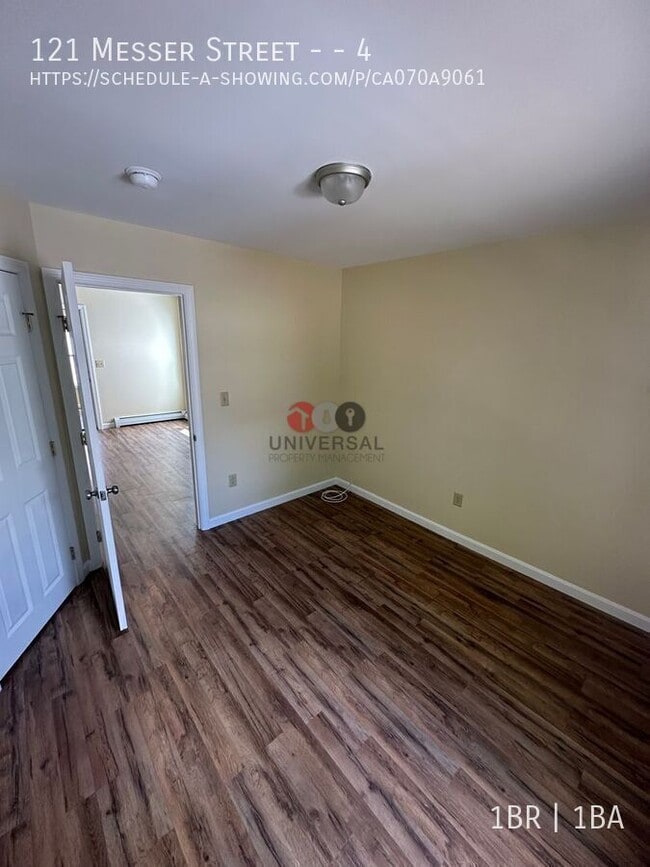 Building Photo - 121 Messer St