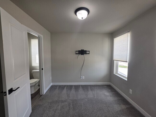 Building Photo - 10429 Luneth Dr