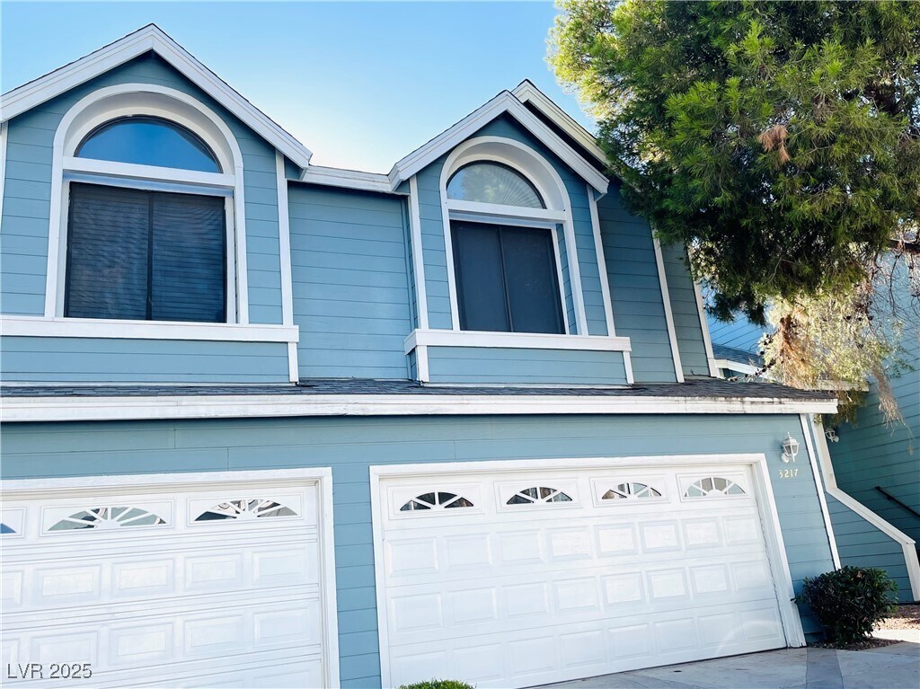 Foto principal - 3217 Opera Dr