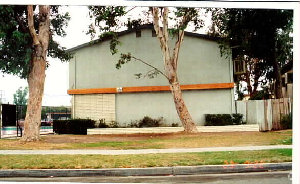 Building Photo - 472 Penrose