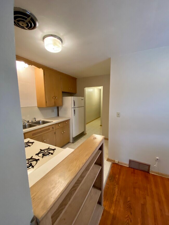 Kitchen - 4451 Bloomington Ave