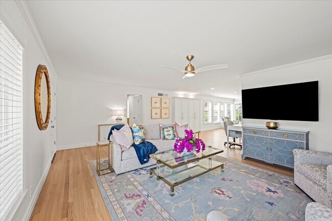 Foto del edificio - Nichols Hills Fully Furnished Executive Duplex!