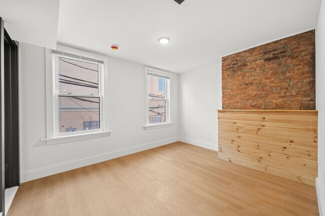 Foto del edificio - 14 Westervelt Pl