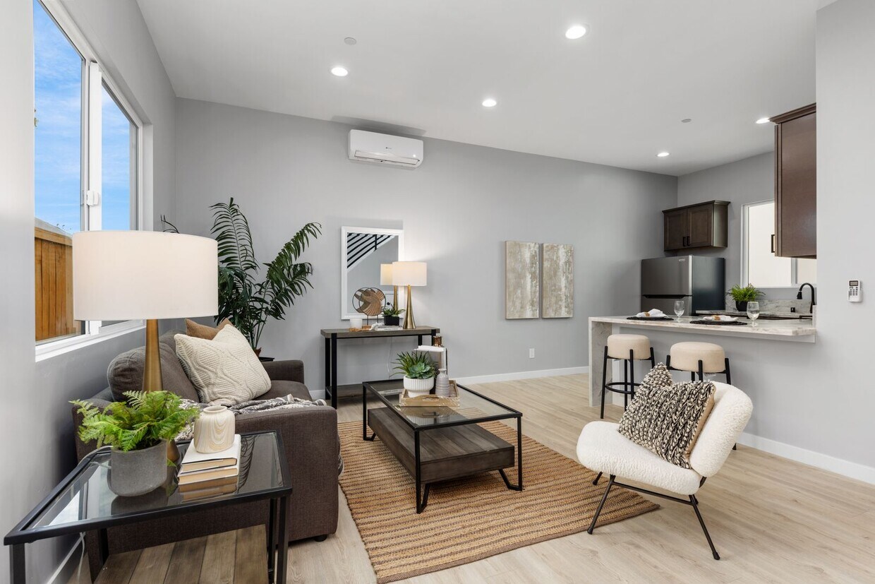 Foto principal - Brand-New Luxury 2-Bedroom 2-Bathroom Home
