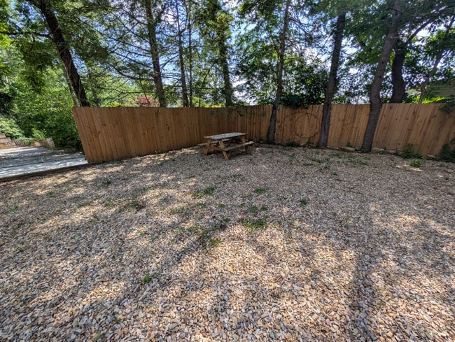 Building Photo - 604 Yarborough St