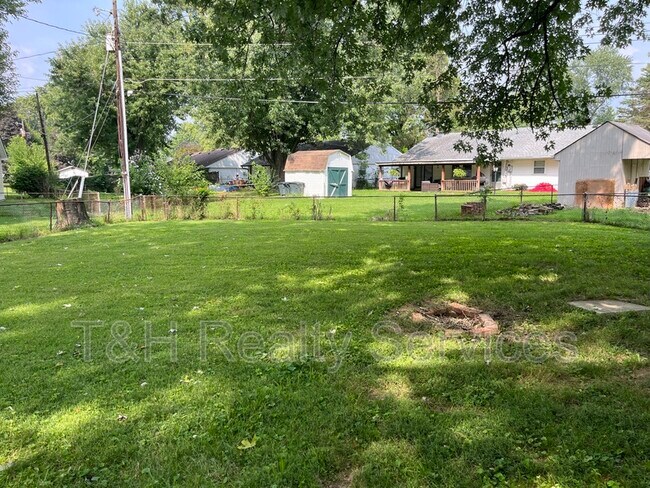 Building Photo - 1112 Walton Dr
