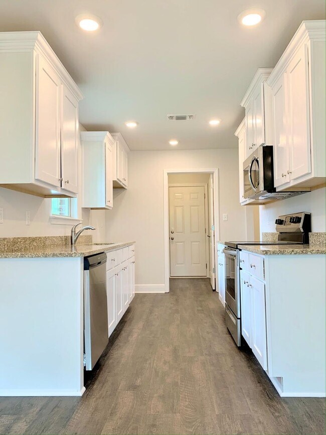 Building Photo - 16509 Lexington Ct