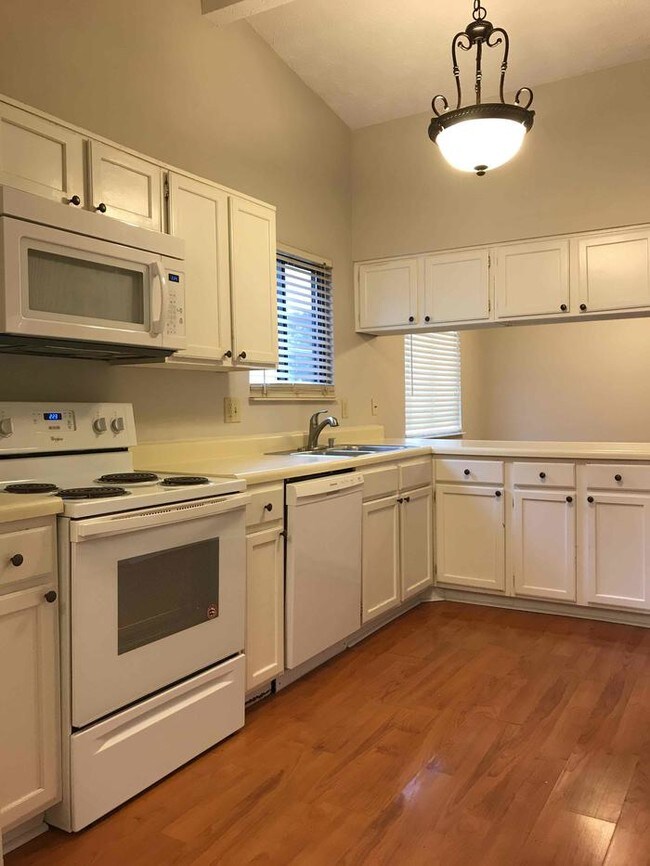 Building Photo - 5635 Liberty Creek Dr E