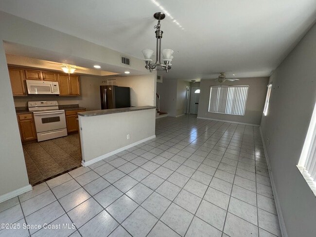Building Photo - 416 Dove Ln