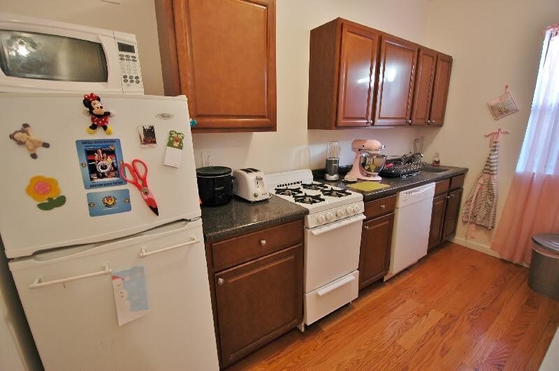 Primary Photo - 40 Westland Ave