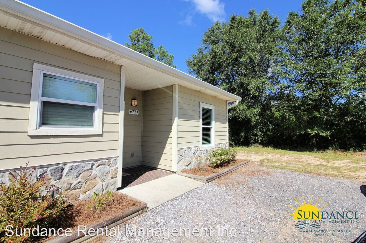 Primary Photo - 3 br, 2 bath House - 627 Roberts Road Unit B