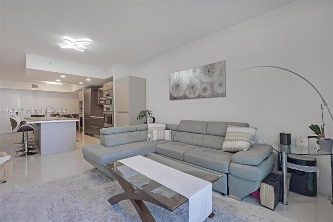 Foto del edificio - 7825 NW 107th Ave