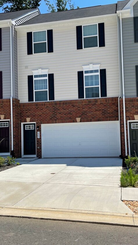 Primary Photo - Stafford Townhouse with Garage