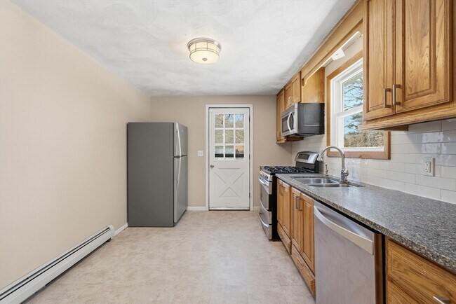 Building Photo - 43 Little John Dr