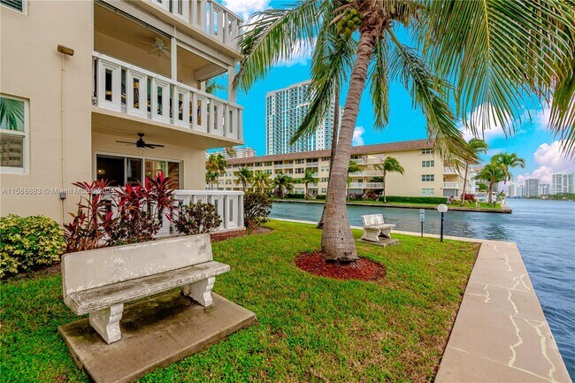 Foto del edificio - 1889 S Ocean Dr