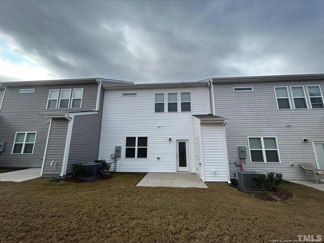 Building Photo - 29 Verona Dr