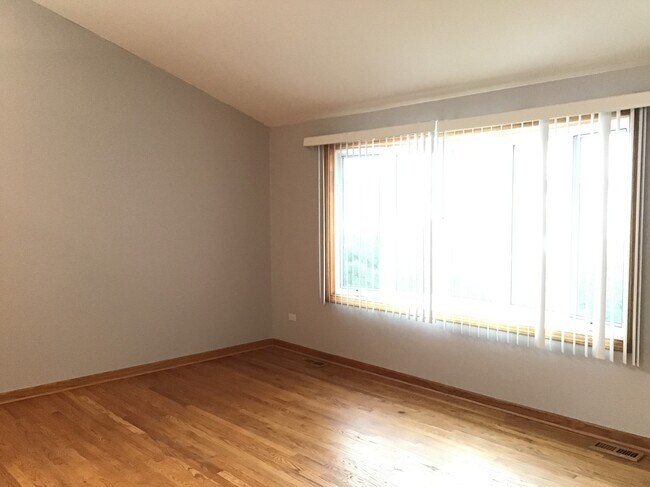 Building Photo - 1708 Mandan Village Drive