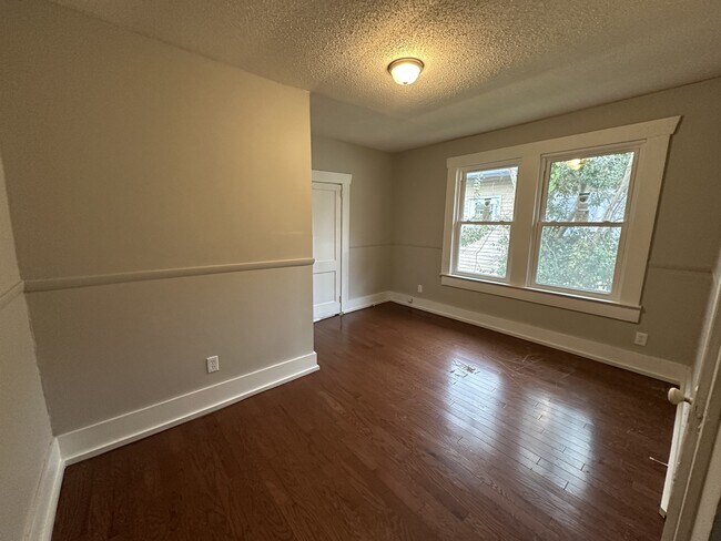 Building Photo - 2722 Ave I