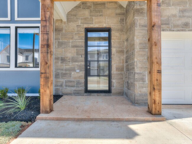 Building Photo - 2523 NW 132nd Pl
