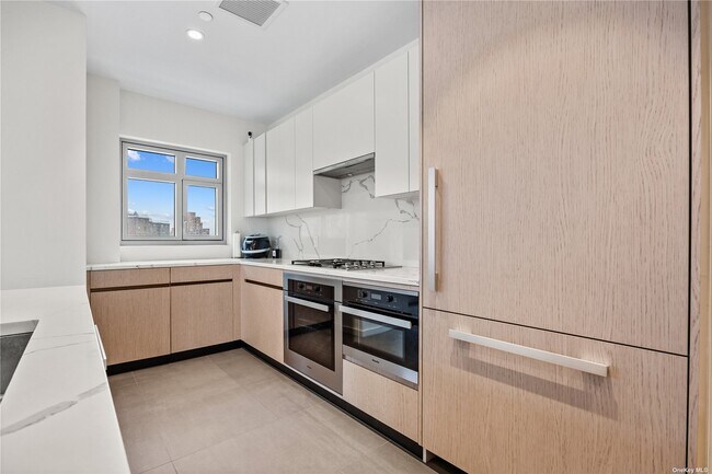 Foto del edificio - 133-27 39th Ave