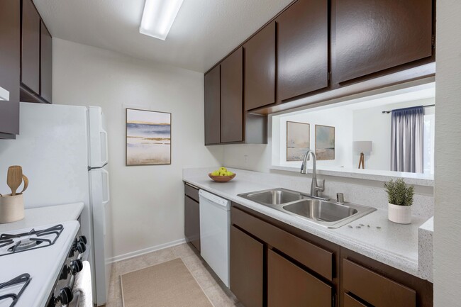 Building Photo - Oceanwood Apartments