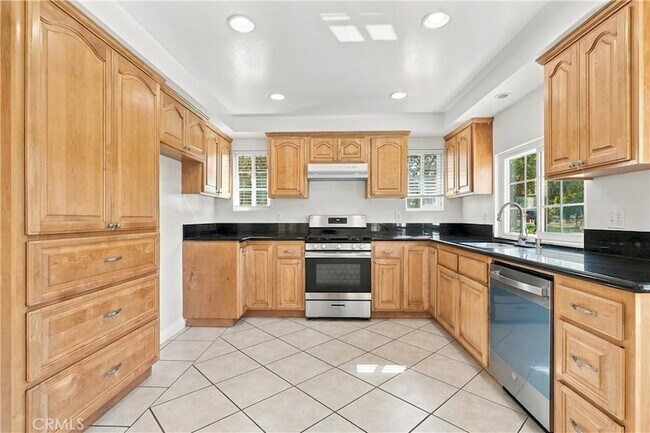 Building Photo - 6912 Tahiti Dr