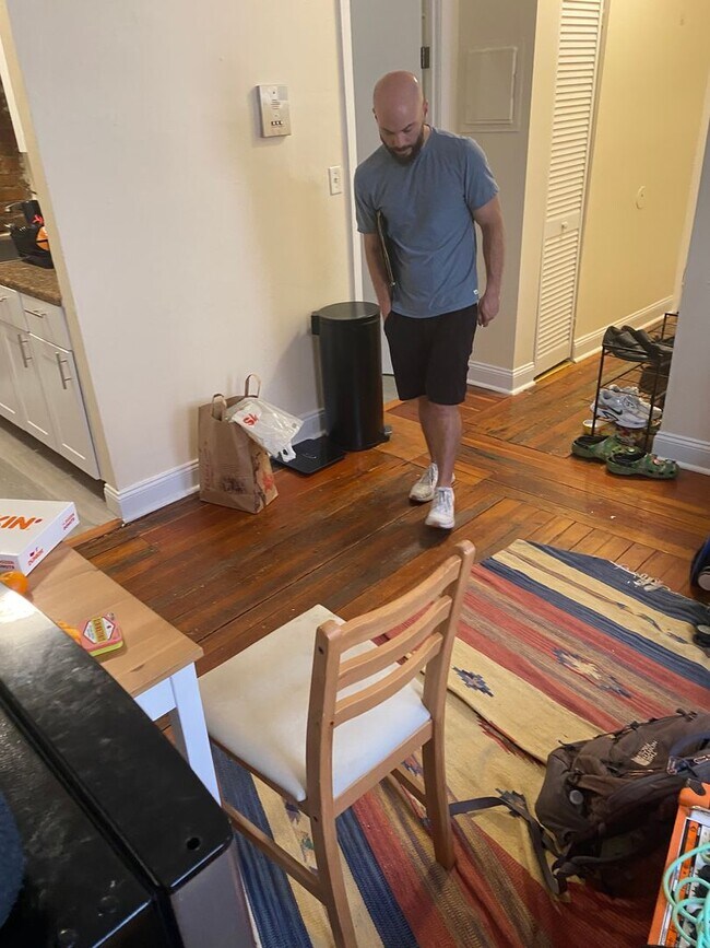 Foto del edificio - 894 Colburn St