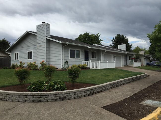 Foto del edificio - 4697 Marshall Ave