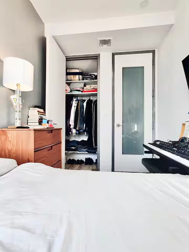 Foto del edificio - Large HDTV Room, AC, 15 min to Manhattan #125
