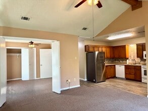 Building Photo - 49 Westwood Vlg Dr