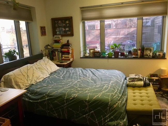 Foto del edificio - 109 Waverly Ave