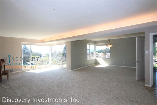 Foto del edificio - 3 br, 3 bath House - 6315 Barrett Ave.