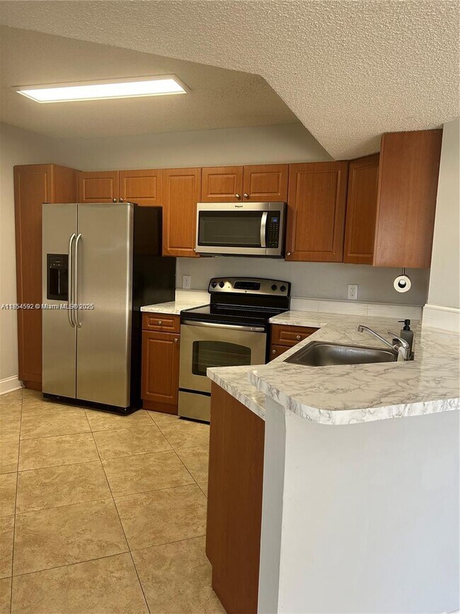 Foto del edificio - 8821 Wiles Rd