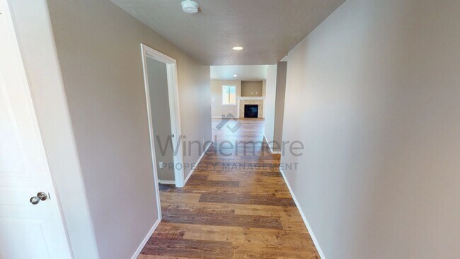 Foto del edificio - 394 Southwest Homestead Avenue