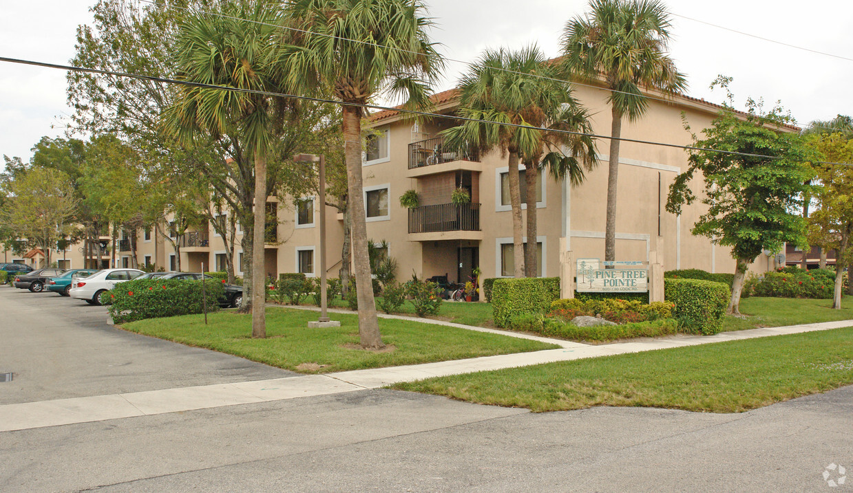 Primary Photo - Pine Tree Apartments