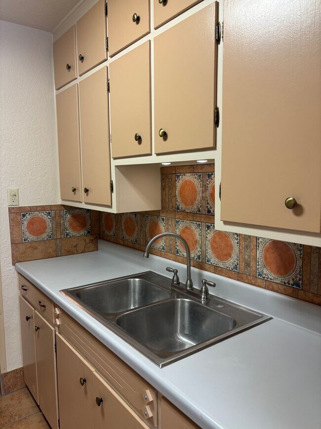 Foto del edificio - NEWLY REMODELED 1 BED 1 BATH