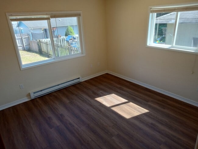Building Photo - 33rd Street Duplex