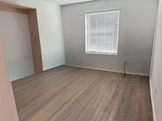 Building Photo - 404 Golden Grove Pkwy