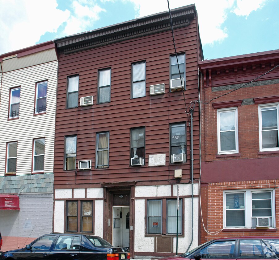 2514 Central Ave, Union City, NJ 07087 Apartments in Union City, NJ