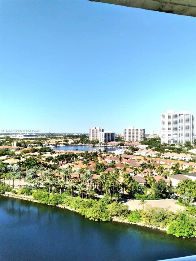 Primary Photo - 20505 E Country Club Dr