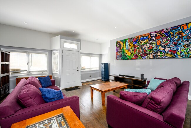 Foto del edificio - 1646 W Blackhawk St