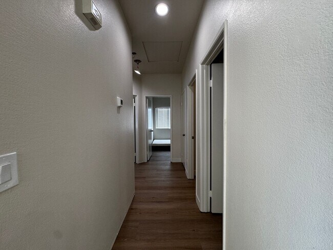 Foto del edificio - Updated Paseo Del Sol single story 3 Bedro...
