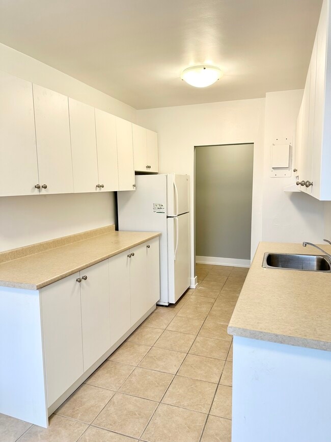 Building Photo - Victoria Apartments