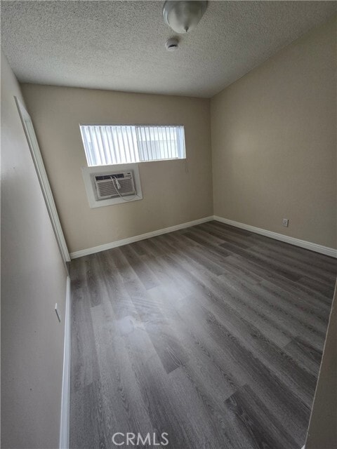 Foto del edificio - 2025 E Whiting Ave