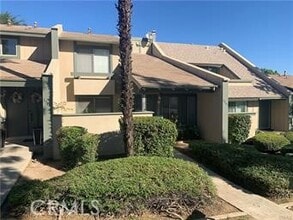 Building Photo - 1315 Camelot Dr