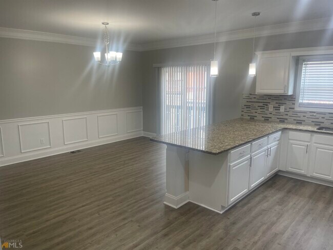 Building Photo - 1478 N Circle Dr NW