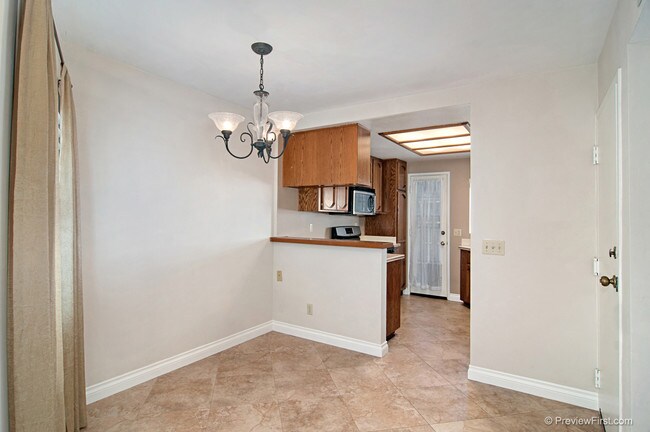 Building Photo - 4673 Marlborough Dr